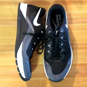 Nike Metcon Cross Training Shoes, 9.5, Black/White